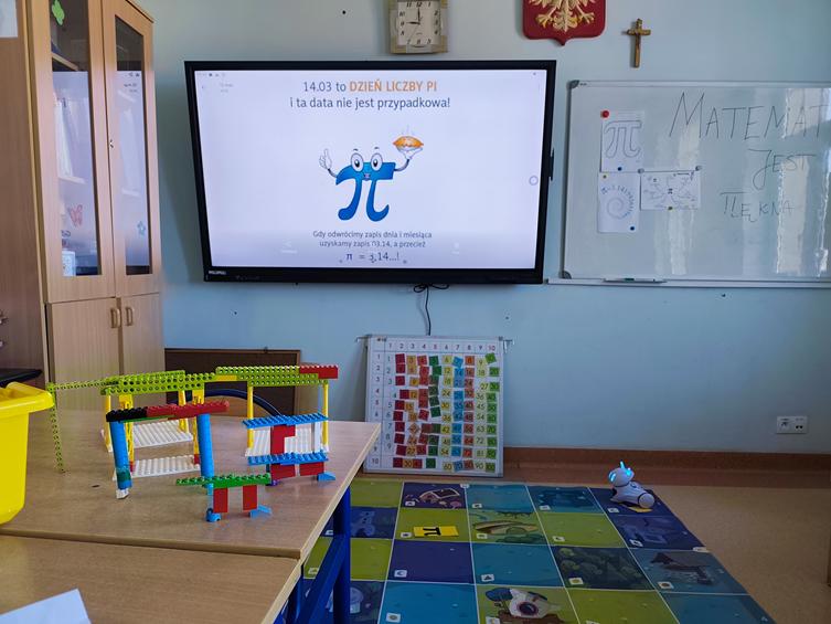 Read more about the article Matematyczne święto w naszej szkole – Dzień Matematyki i Dzień Liczby Pi
